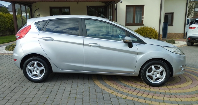 Ford Fiesta cena 16900 przebieg: 204796, rok produkcji 2009 z Cieszanów małe 191